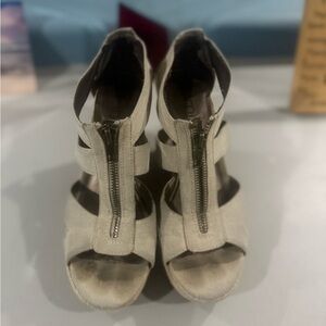 Moda Beige Zip Front Heeled Sandals